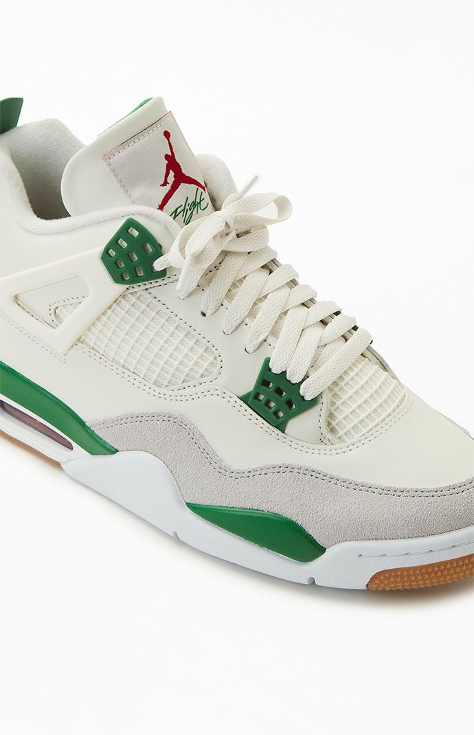 Nike Air Jordan 4 Retro "Pine Green"