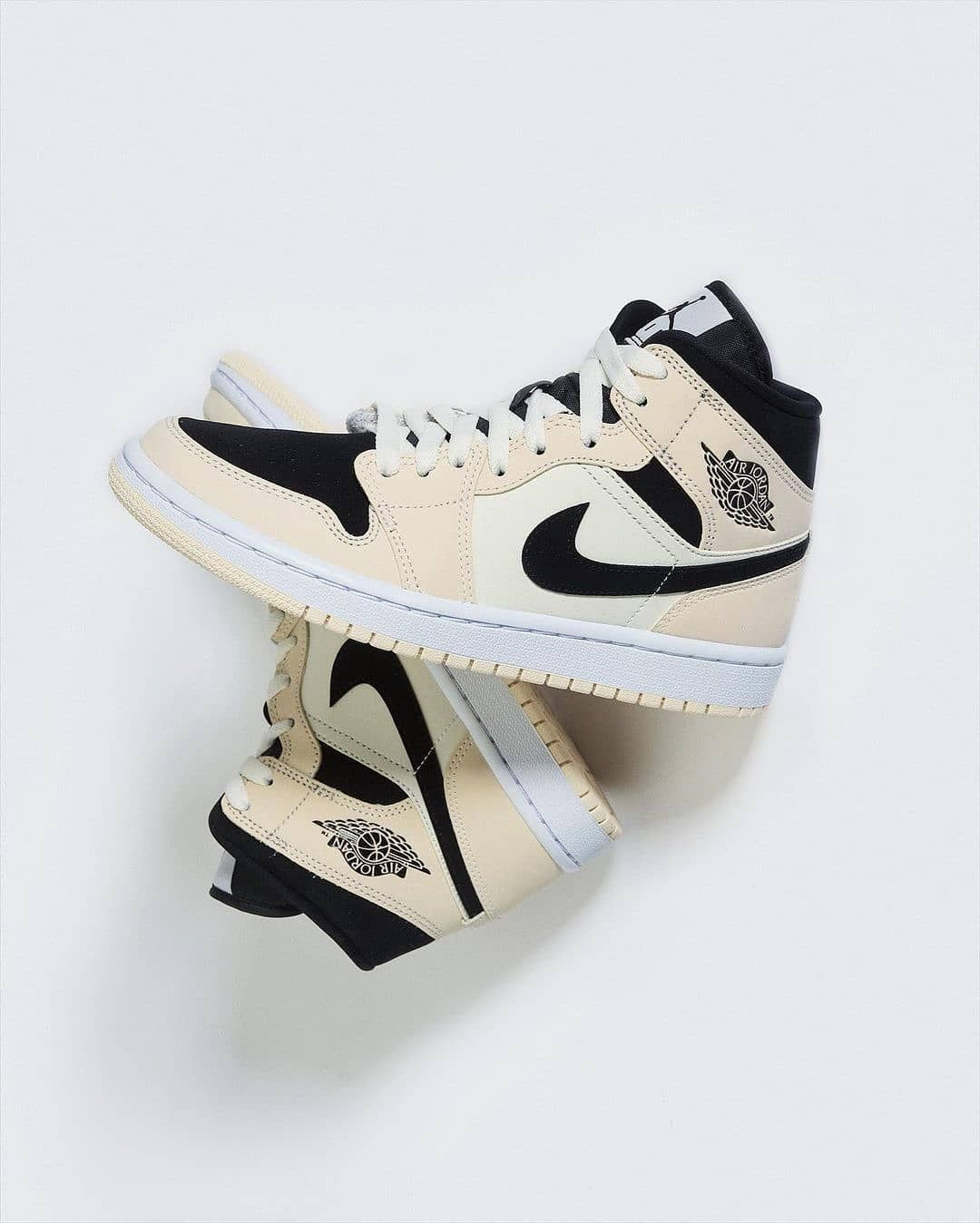 Air Jordan Retro 1 Mid
"Barely Orange"